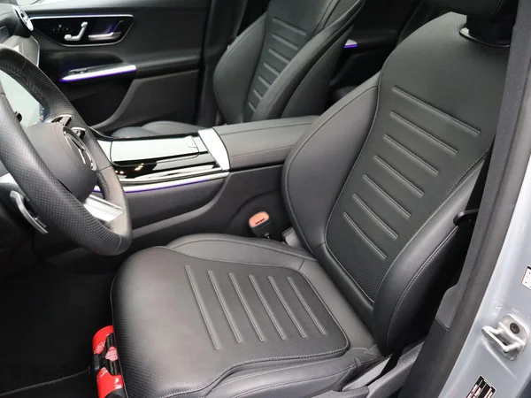 Mercedes-Benz GLC (2026) — foto 7 van 36