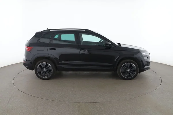 Skoda Karoq (2023) — foto 13 van 16