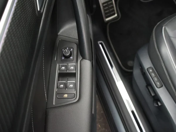 VOLKSWAGEN Tiguan Allspace (2024) — foto 21 van 35