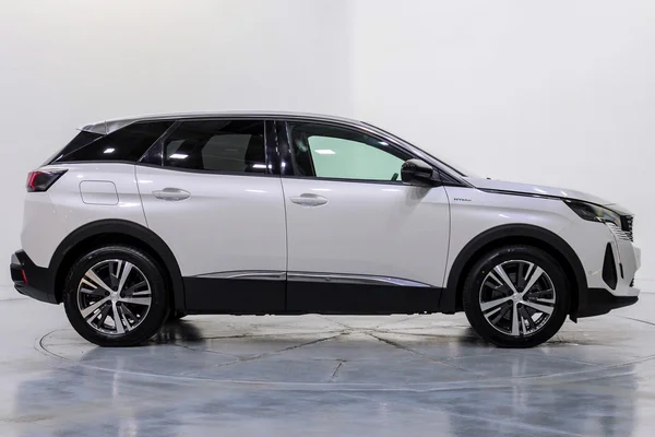 Peugeot 3008 PHEV (2023) — foto 51 van 54