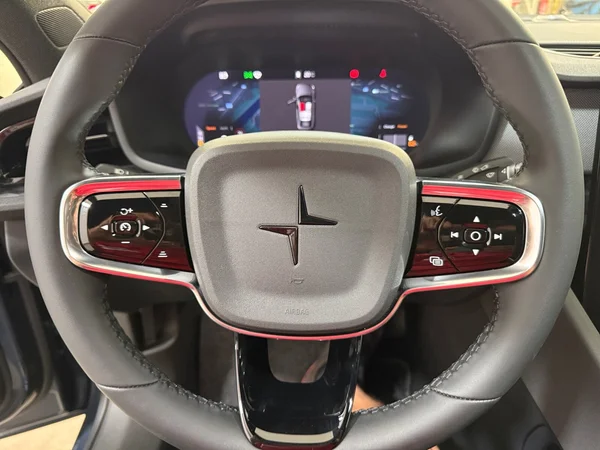 Polestar 2 (2024) — foto 7 van 30