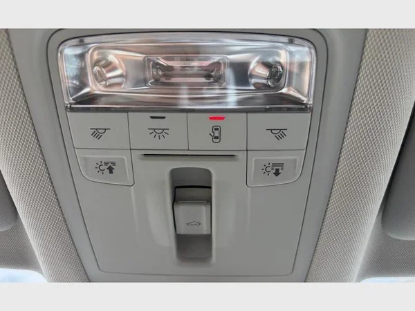 Audi Q3 (2016) — foto 18 van 25