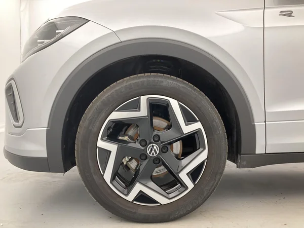 VOLKSWAGEN T-Cross (2025) — foto 36 van 36
