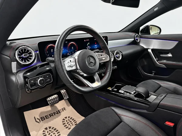 Mercedes-Benz CLA (2020) — foto 21 van 21
