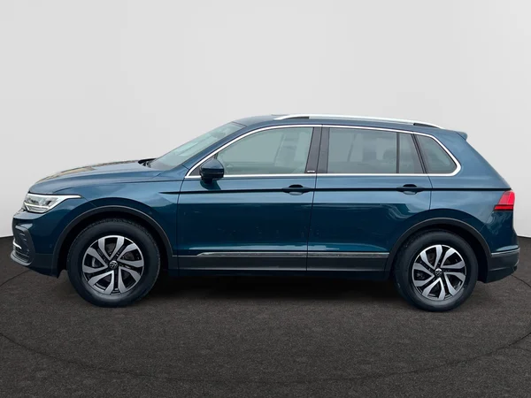VOLKSWAGEN Tiguan (2022) — foto 24 van 24