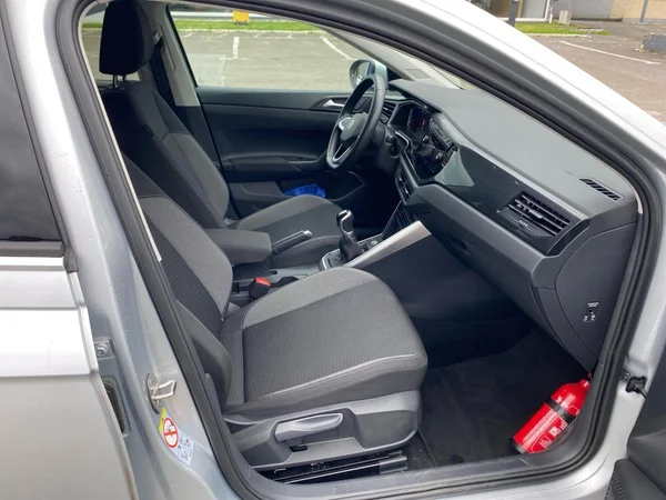 VOLKSWAGEN Taigo (2024) — foto 3 van 7