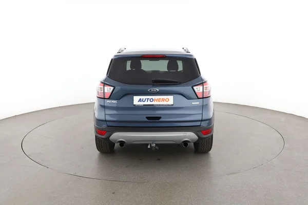 Ford Kuga (2018) — foto 11 van 16