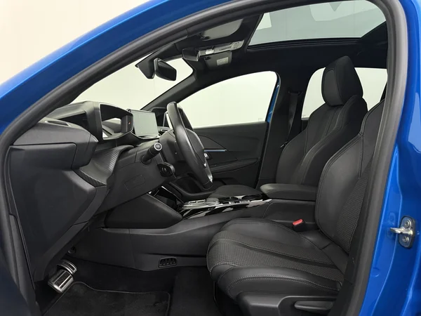 PEUGEOT 208 (2022) — foto 2 van 31