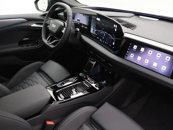 AUDI A6 Avant e-tron (2026) — foto 18 van 24