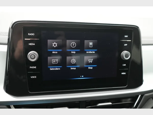 VOLKSWAGEN T-Roc (2023) — foto 10 van 32