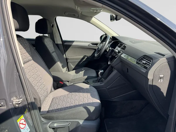 VOLKSWAGEN Tiguan eHybrid (PHEV) (2022) — foto 8 van 22