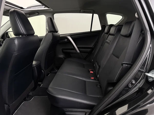 TOYOTA RAV4 (2017) — foto 5 van 30