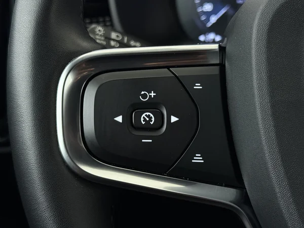 VOLVO XC40 (2022) — foto 9 van 31