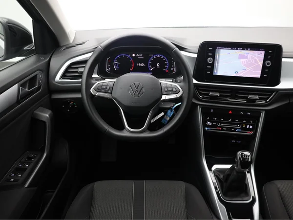 VOLKSWAGEN T-Roc (2022) — foto 3 van 19