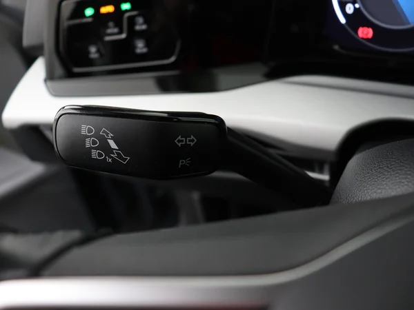 VOLKSWAGEN Golf (2024) — foto 15 van 26