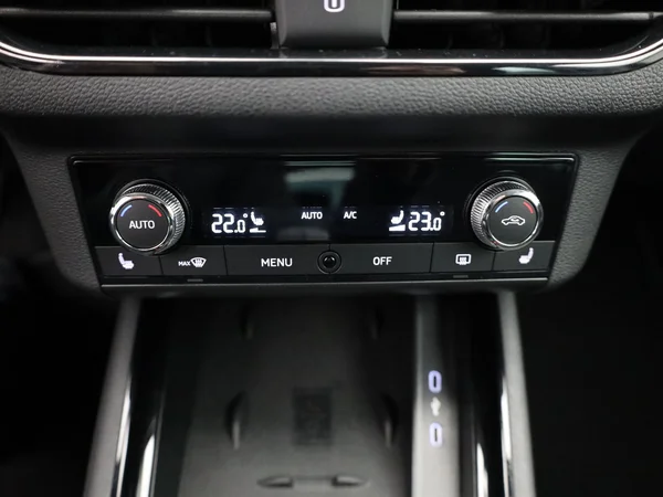 SKODA Kamiq (2020) — foto 10 van 20
