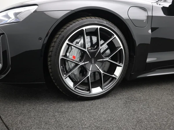 AUDI RS e-tron GT (2025) — foto 4 van 26