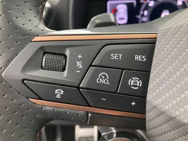 CUPRA Leon ST (2025) — foto 14 van 36