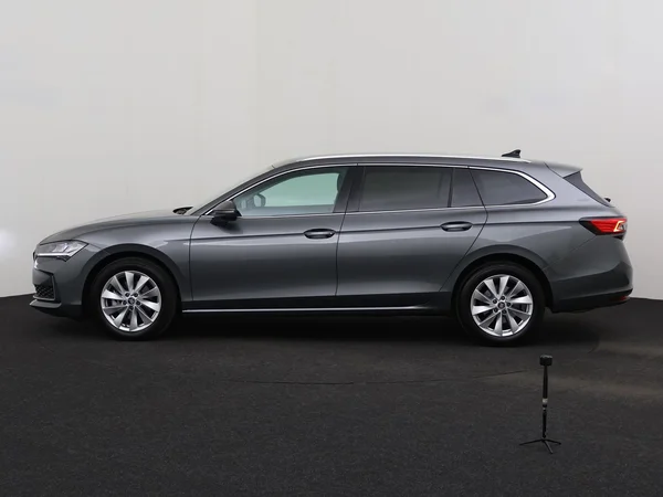 SKODA Superb Combi (2025) — foto 14 van 19