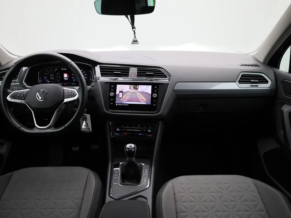 Volkswagen Tiguan (2022) — foto 30 van 39