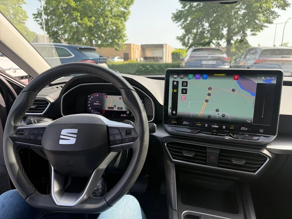SEAT Leon ST (2024) — foto 8 van 16