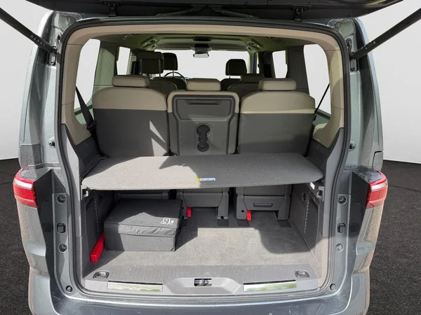VOLKSWAGEN Multivan T7 Long eHybrid (PHEV) (2025) — foto 8 van 16