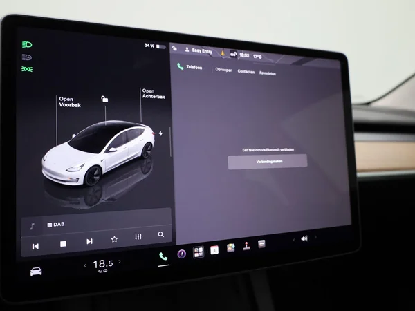 Tesla Model 3 (2023) — foto 13 van 42