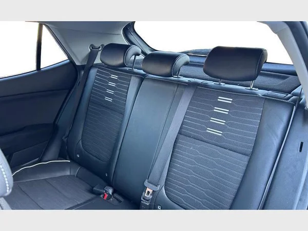 Kia Stonic (2024) — foto 2 van 31