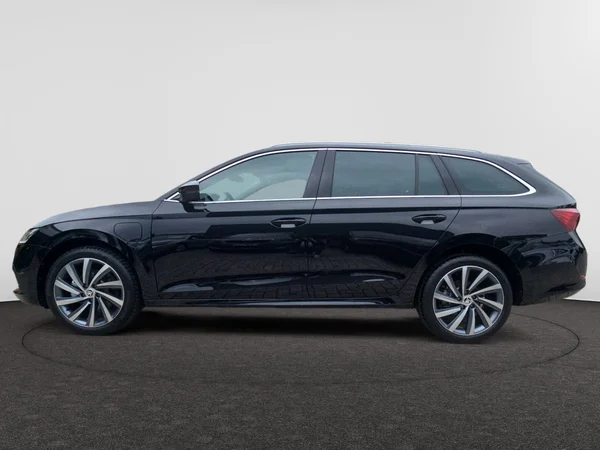 SKODA Octavia Combi (2024) — foto 12 van 24