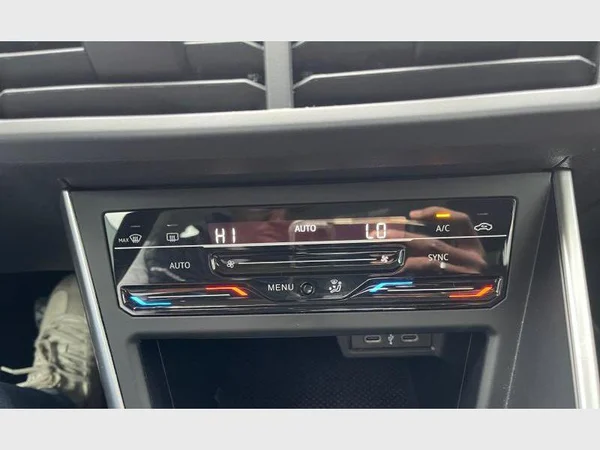 VOLKSWAGEN Polo (2024) — foto 14 van 25