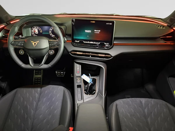 CUPRA Terramar e-Hybrid (PHEV) (2026) — foto 15 van 24