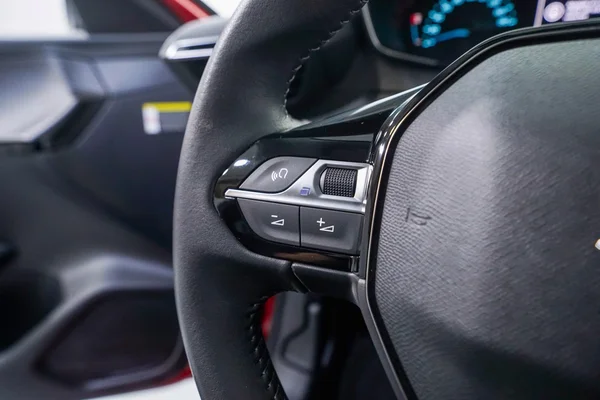 Peugeot E-208 (2022) — foto 13 van 99