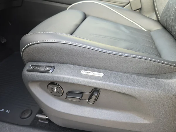 VOLKSWAGEN Tiguan (2025) — foto 19 van 19