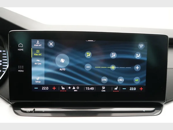 SKODA Octavia Combi (2024) — foto 22 van 29