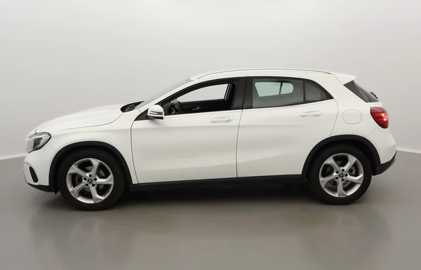 Mercedes-Benz GLA (X156) (2018) — foto 12 van 28