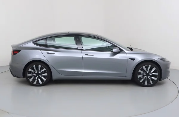 Tesla Model 3 (2025) — foto 27 van 30