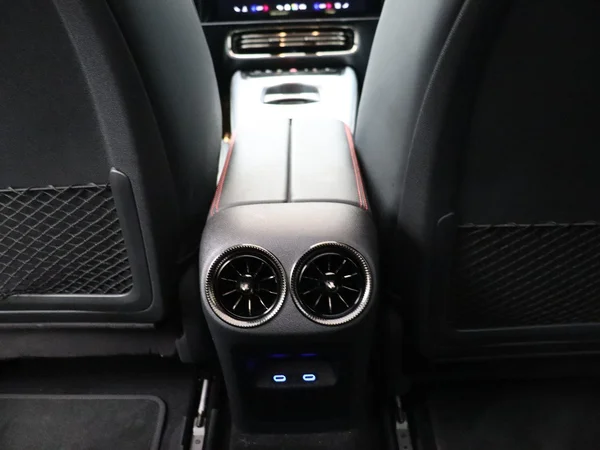 Mercedes-Benz CLA (2025) — foto 16 van 30