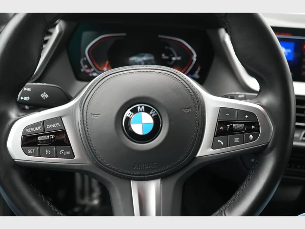 BMW 120 Hatch (2022) — foto 2 van 26