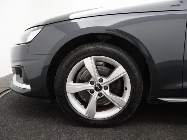 Audi A4 (2022) — foto 16 van 23