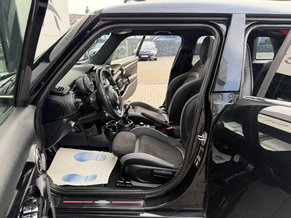 Mini Cooper (2021) — foto 23 van 25