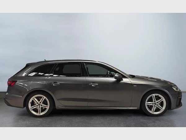 Audi A4 Avant (2023) — foto 25 van 30