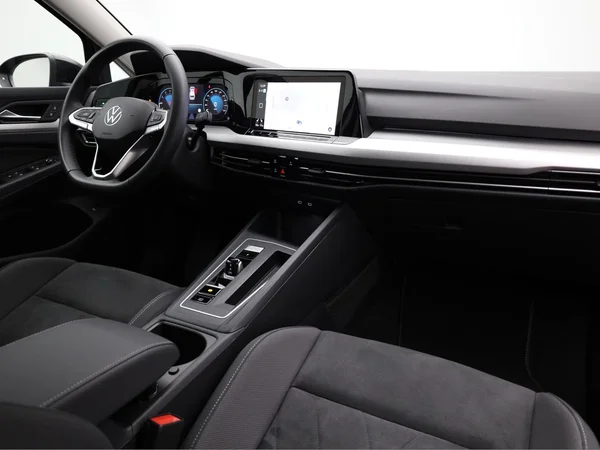 VOLKSWAGEN Golf VIII SW (2024) — foto 14 van 20