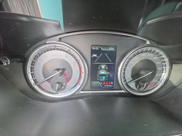 SUZUKI Vitara (2021) — foto 6 van 26