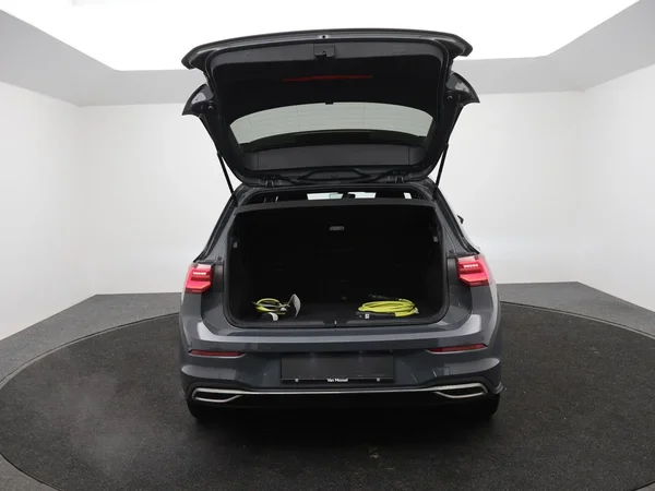 Volkswagen Golf (2022) — foto 8 van 31