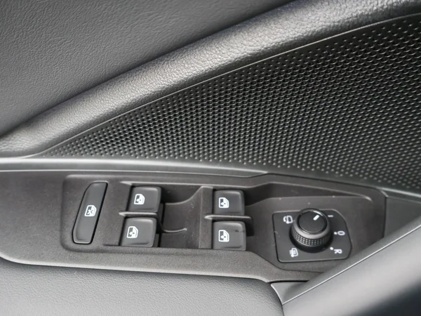 VOLKSWAGEN Tiguan (2025) — foto 11 van 21