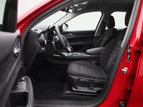 Alfa Romeo Stelvio (2022) — foto 3 van 44