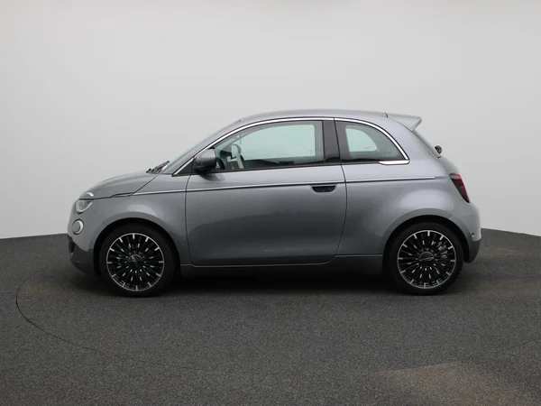 Fiat 500e (2023) — foto 40 van 44