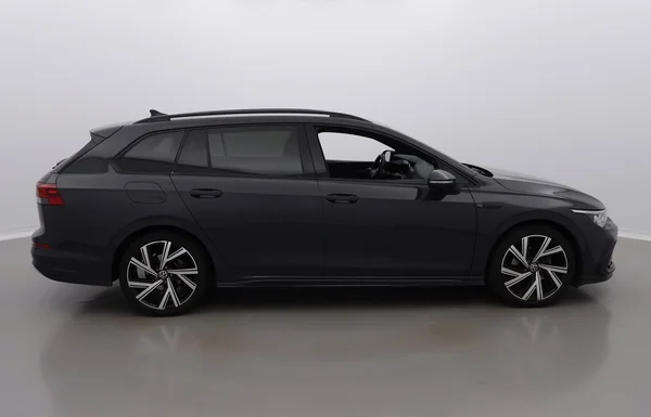 Volkswagen Golf VIII SW (2022) — foto 26 van 29