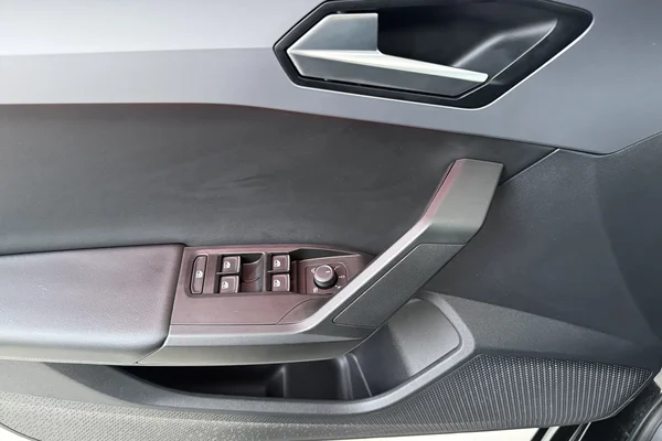 Seat Leon (2021) — foto 8 van 20