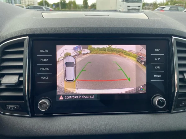 SKODA Karoq (2022) — foto 6 van 8